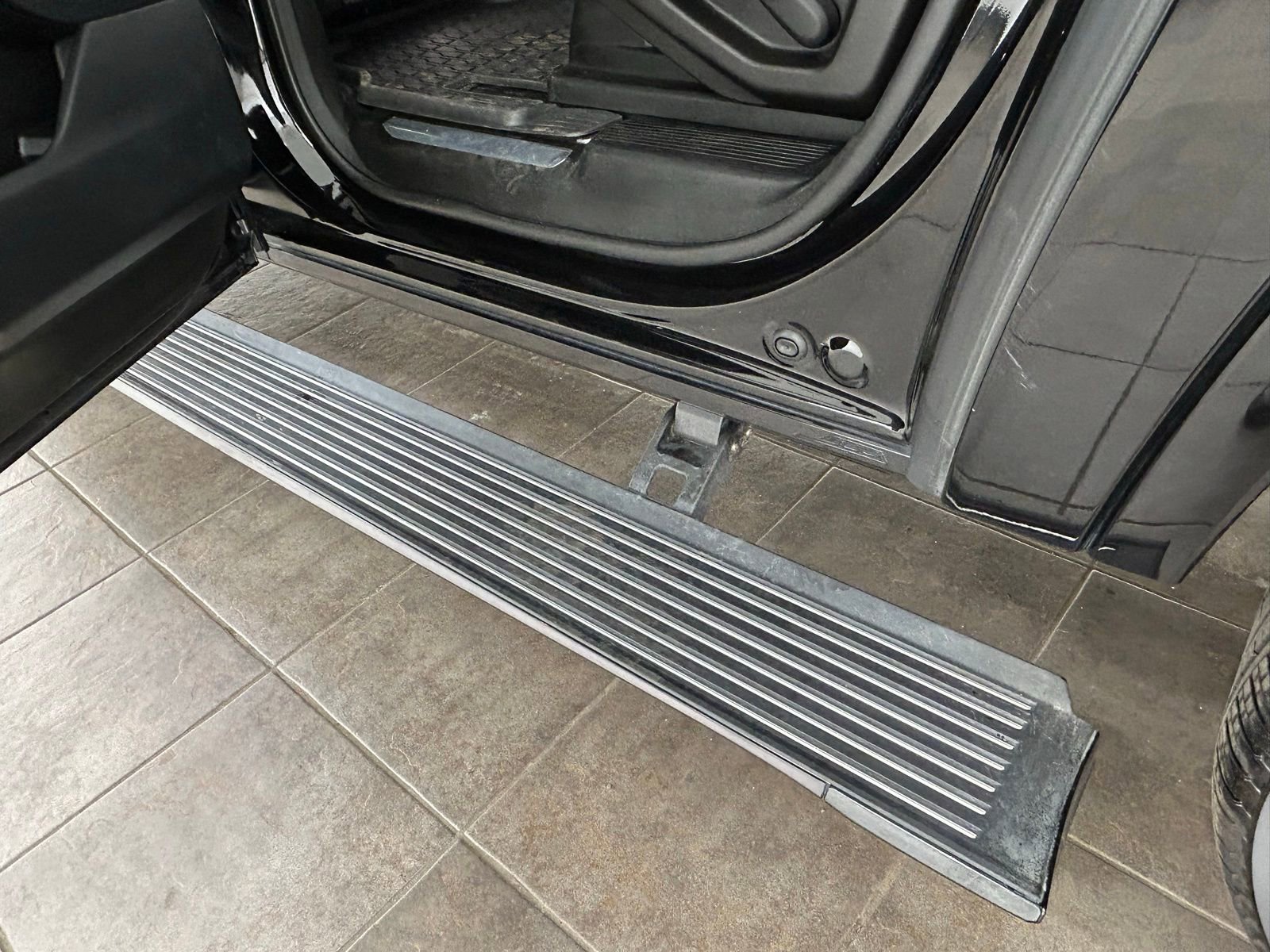 Used 2024 Jeep Grand Wagoneer L Series III w/ Rear Seat Video Group 1 image 38