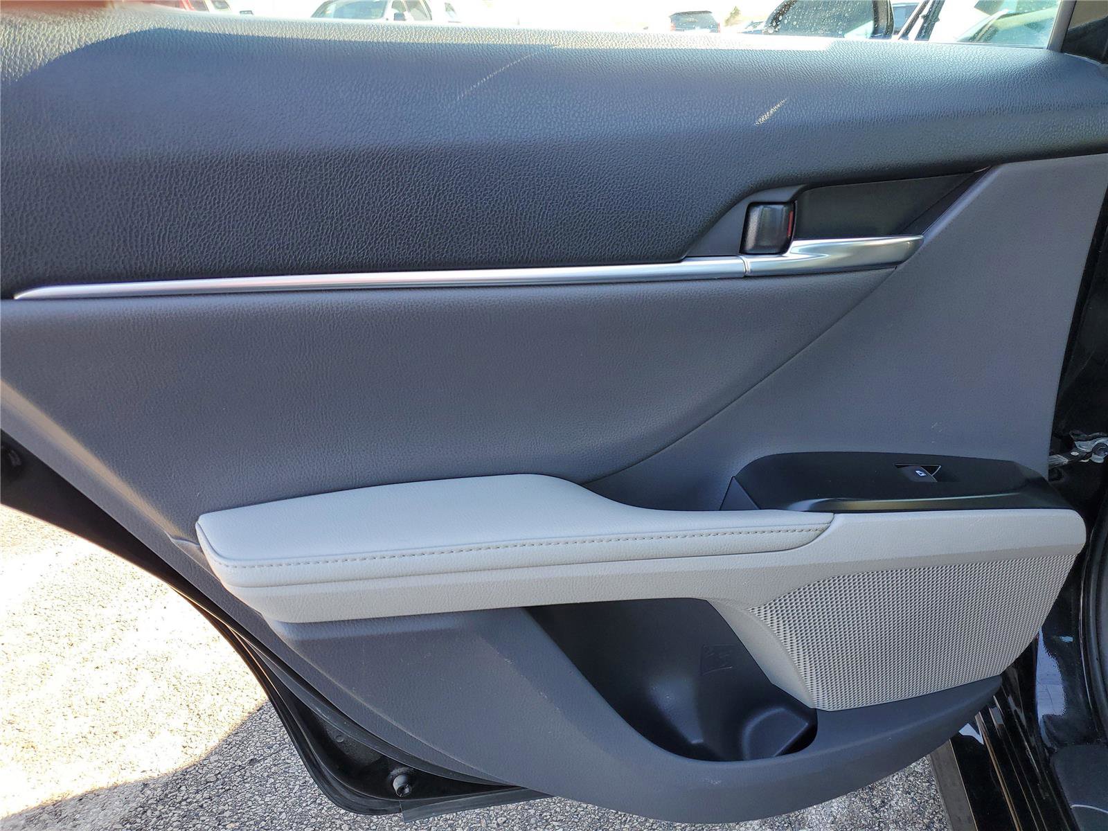 Used 2019 Toyota Camry XLE image 14