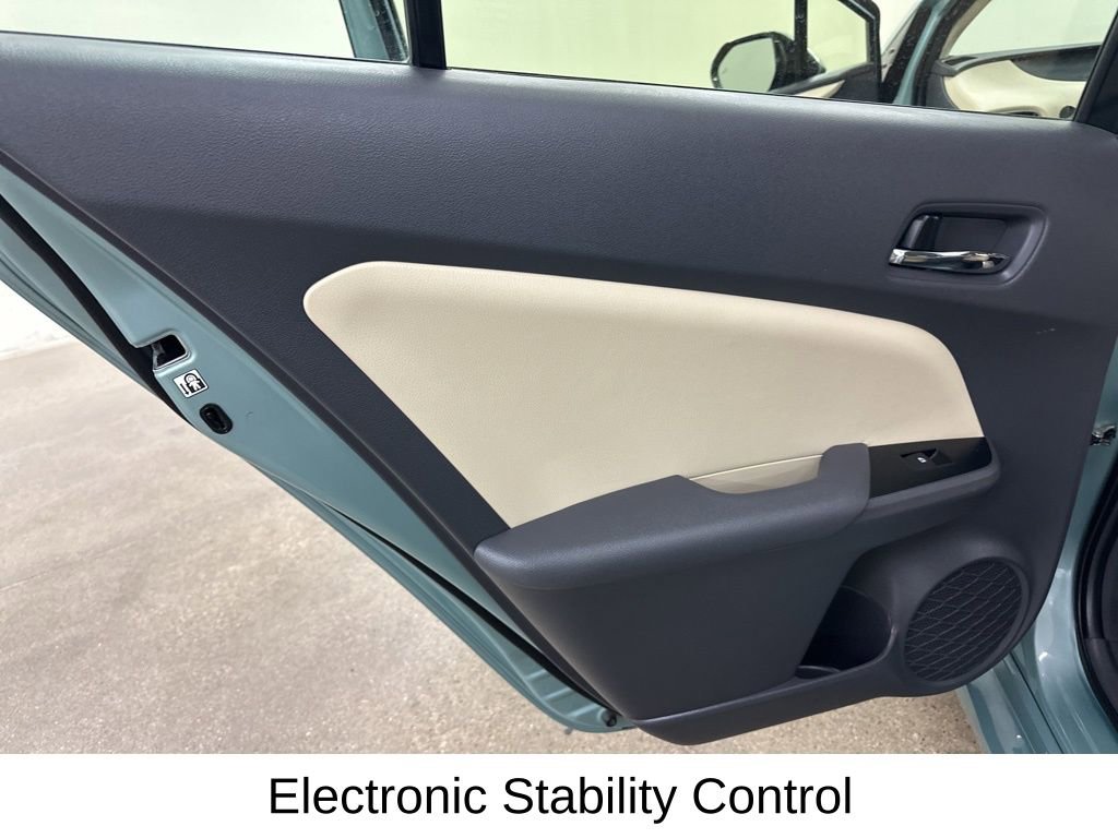 Used 2017 Toyota Prius Three image 29