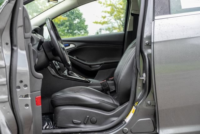 Used 2017 Ford Focus Titanium FWD image 10