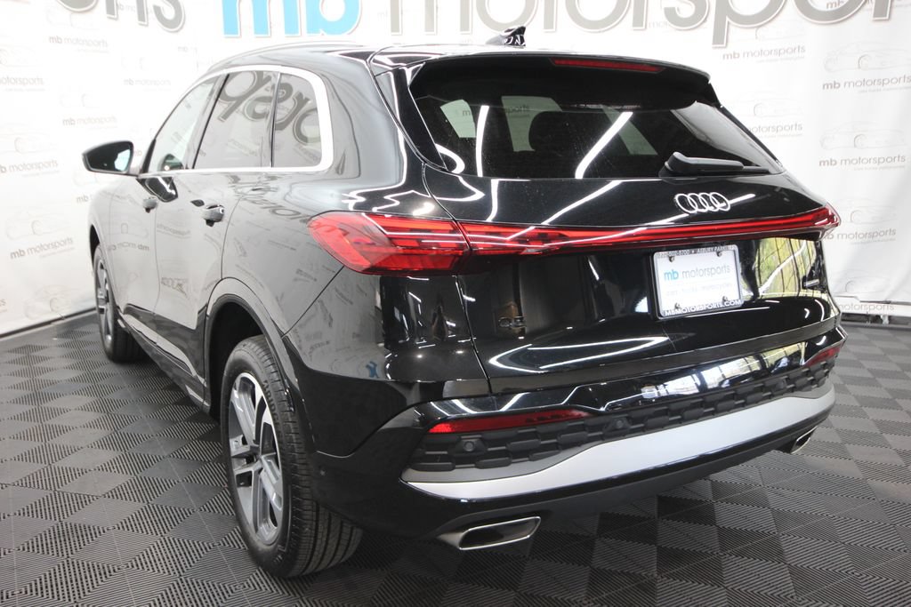 Used 2025 Audi Q5 Premium w/ Convenience Package AWD/4WD image 4