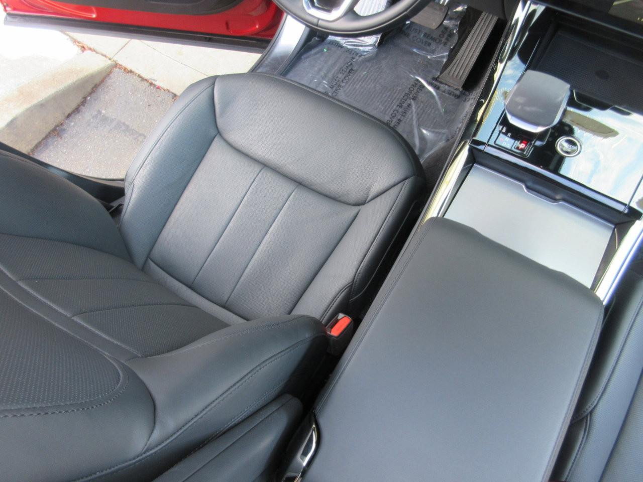 Used 2024 Land Rover Range Rover Sport SE image 16