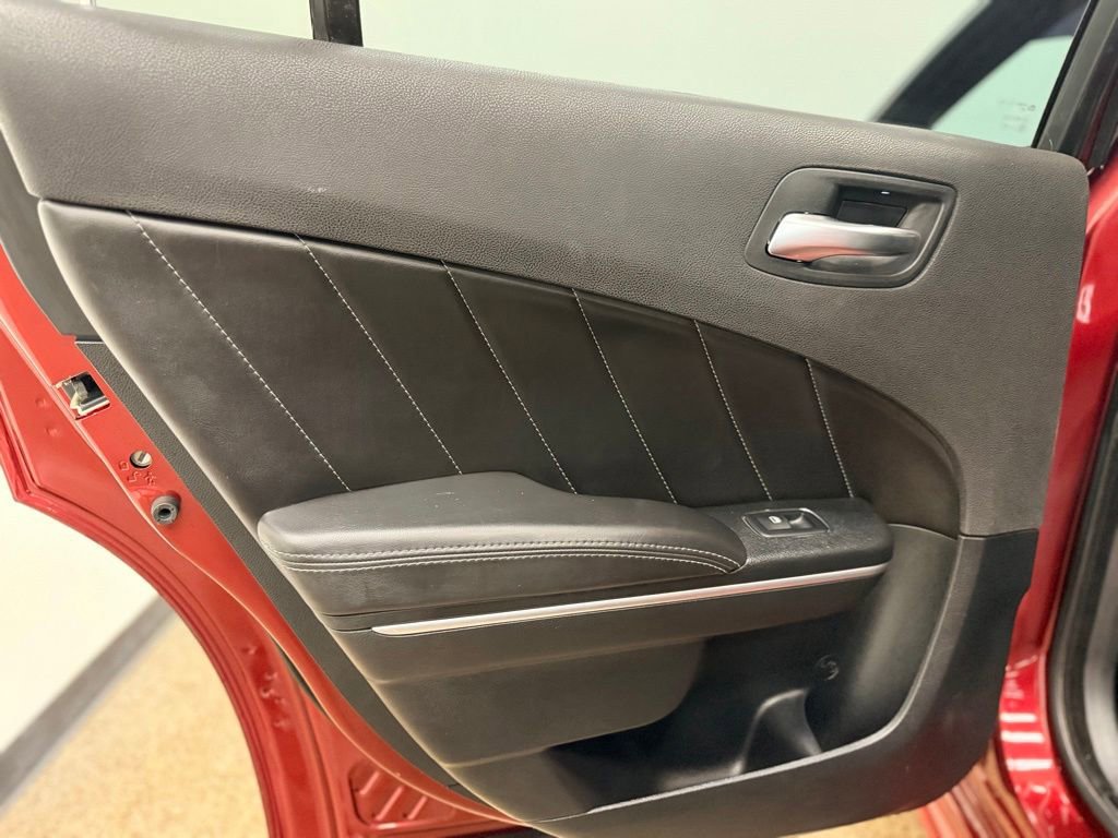 Used 2018 Dodge Charger R/T w/ Plus Group RWD image 19