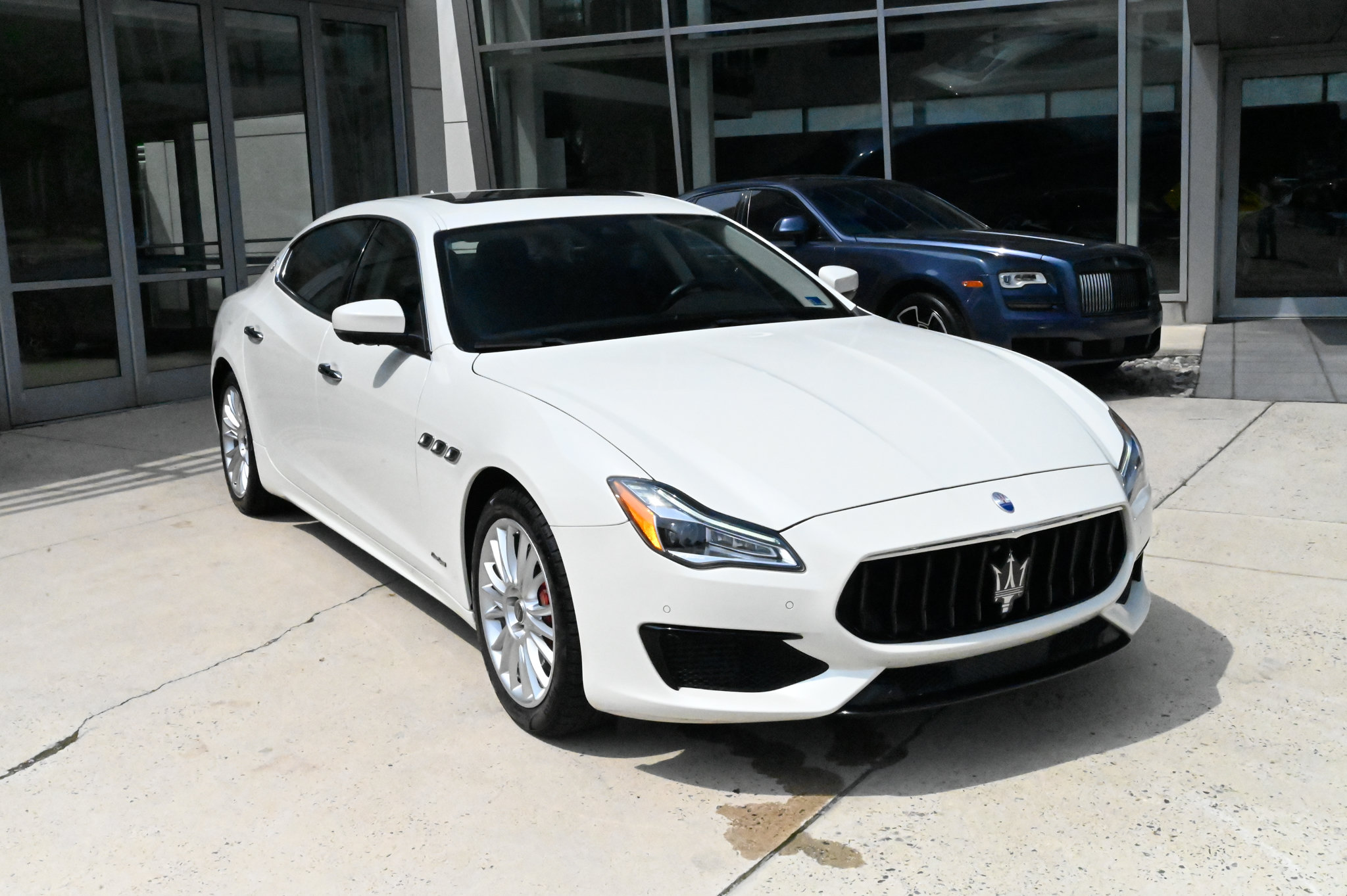 Used 2021 Maserati Quattroporte S GranSport Q4 AWD/4WD image 3