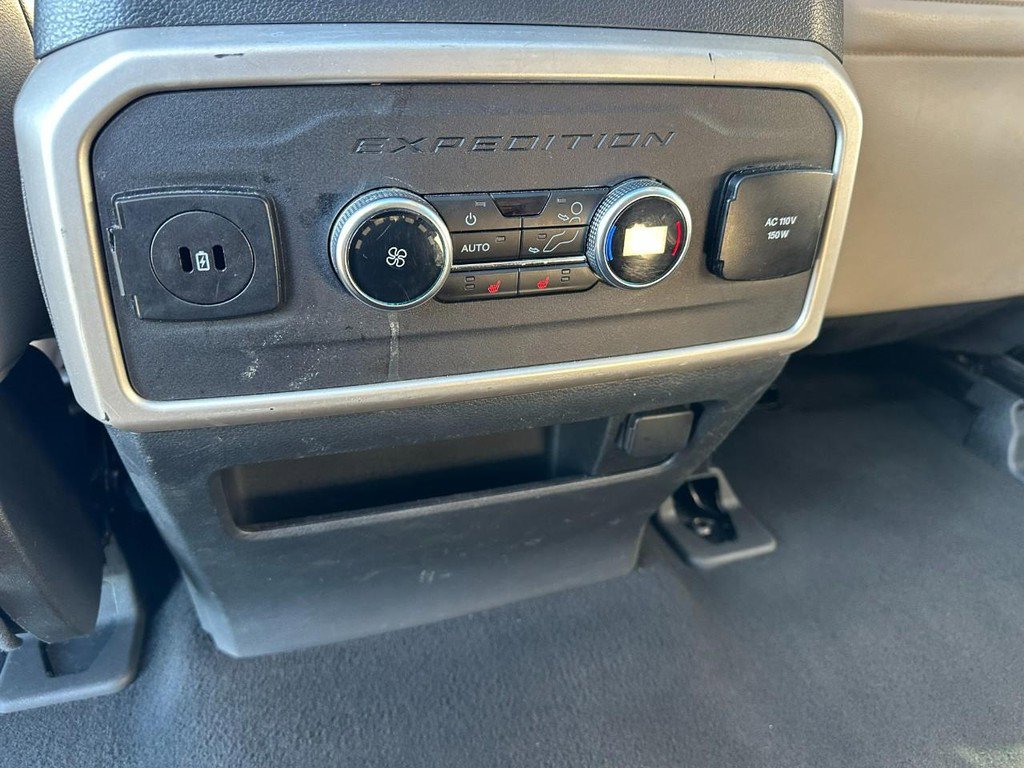 Used 2024 Ford Expedition Limited image 12
