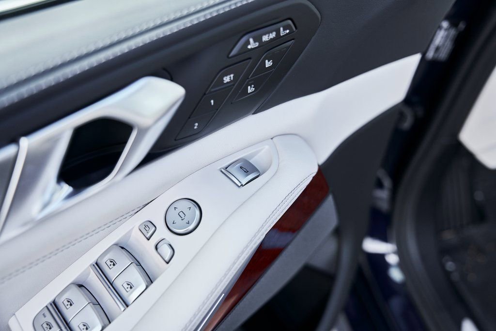 Used 2024 BMW ALPINA XB7 image 34