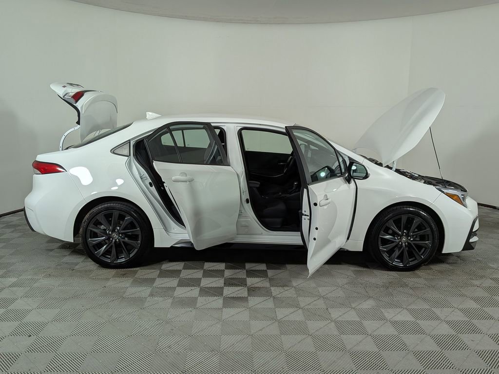 Used 2025 Toyota Corolla SE FWD image 9