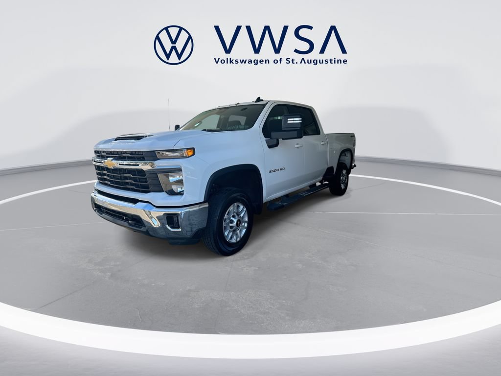 Used 2025 Chevrolet Silverado 2500 LT w/ Convenience Package AWD/4WD image 3