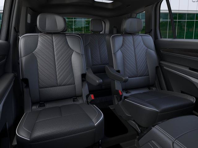New 2027 Cadillac Vistiq Platinum w/ LPO, Floor Liner Package AWD/4WD image 17