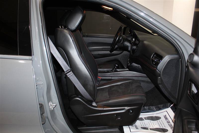 Used 2022 Dodge Durango R/T w/ Blacktop Package AWD/4WD image 32