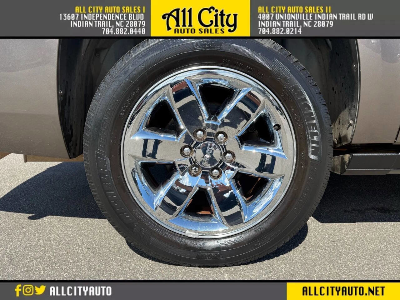 Used 2011 GMC Yukon XL SLT w/ SLT-2 Equipment Package RWD image 31