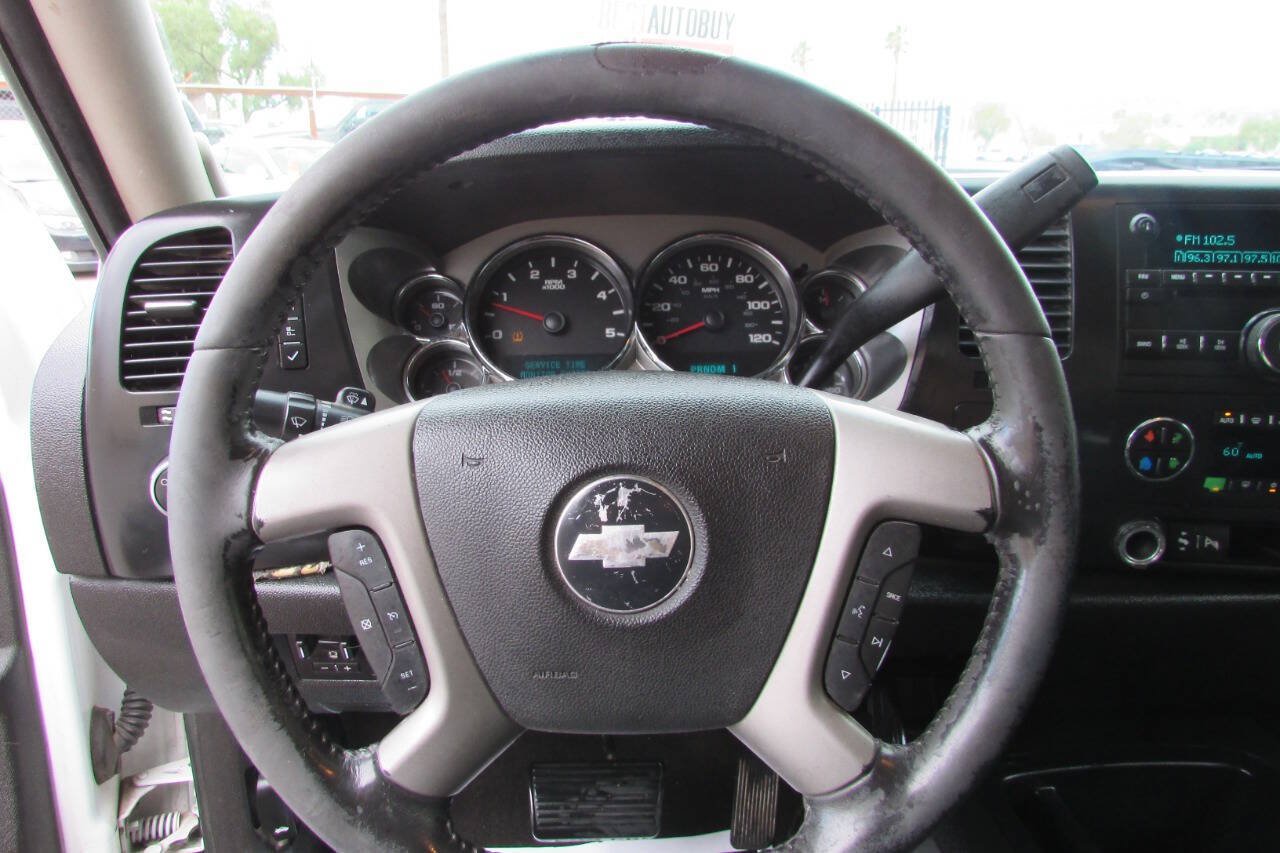 Used 2007 Chevrolet Silverado 2500 LT w/ 2LT Convenience Package AWD/4WD image 37
