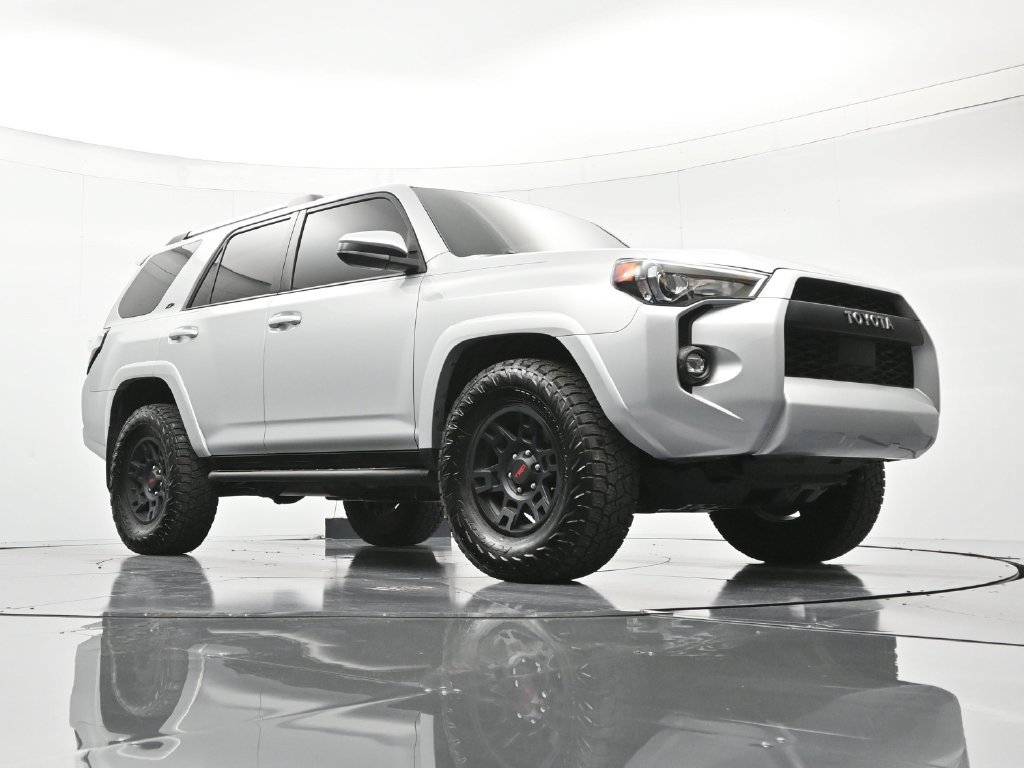 Used 2023 Toyota 4Runner SR5 AWD/4WD image 37