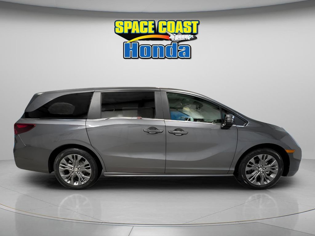 New 2026 Honda Odyssey Touring image 2