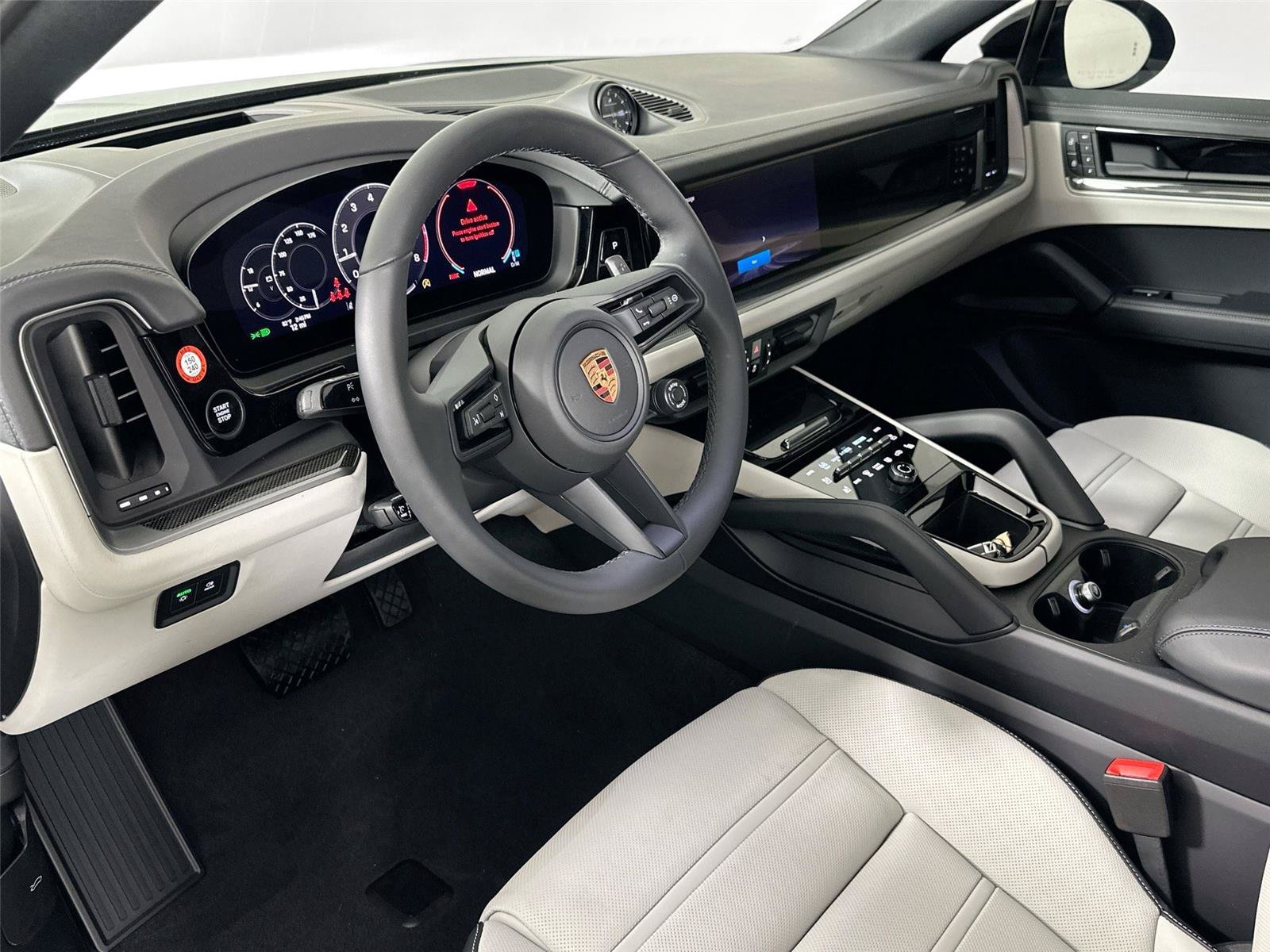 Certified 2026 Porsche Cayenne Coupe AWD/4WD image 4