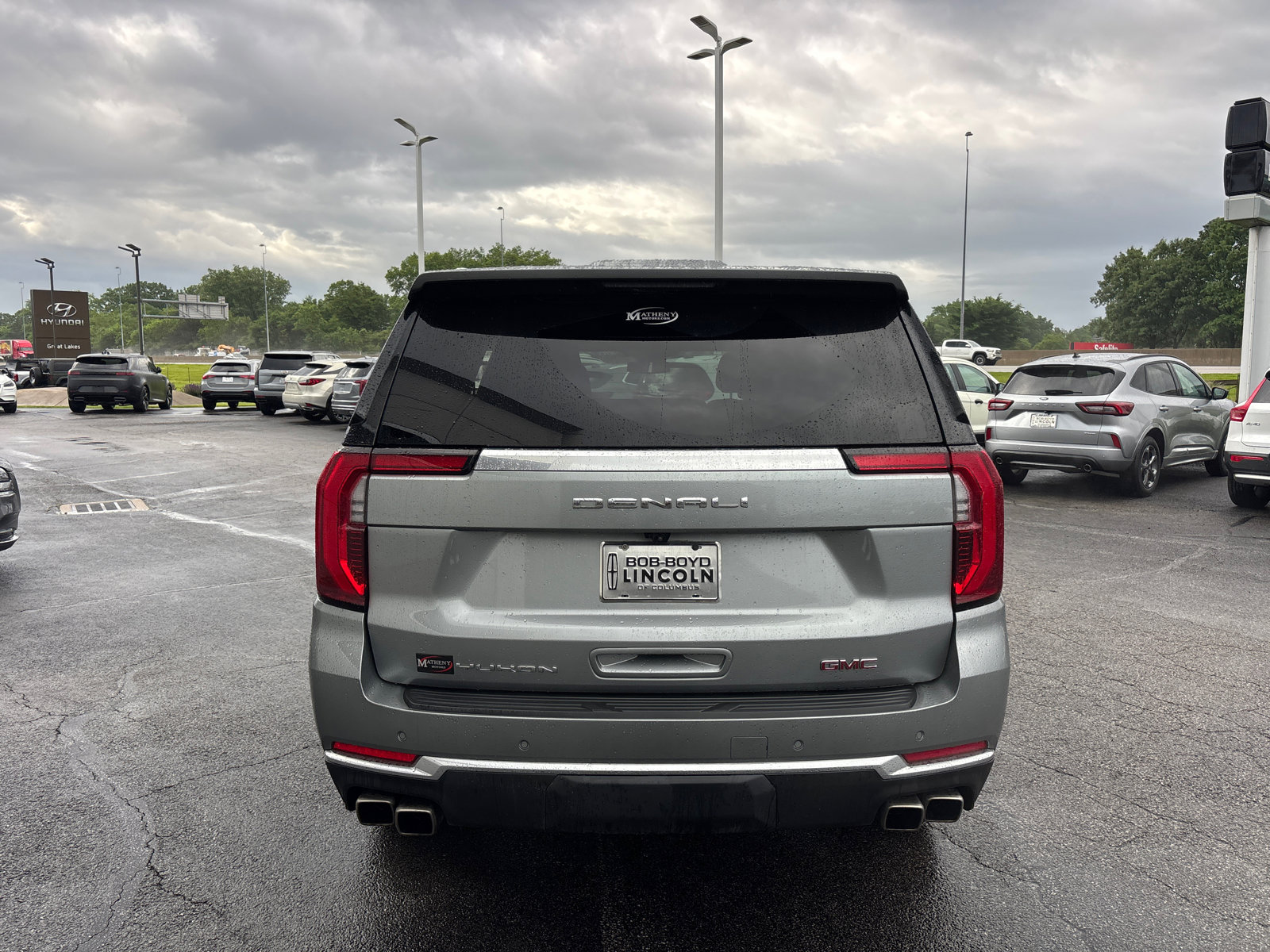 Used 2025 GMC Yukon Denali w/ LPO, Floor Liner Package AWD/4WD image 6