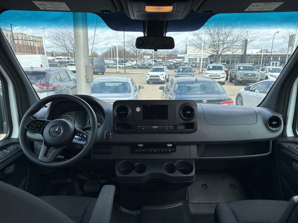 Used 2024 Mercedes-Benz Sprinter 2500 image 18
