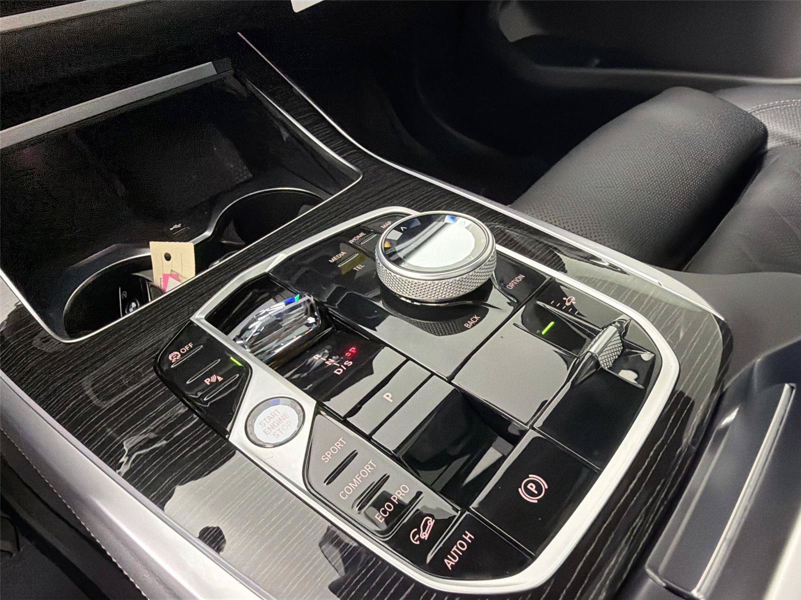Certified 2026 BMW X7 xDrive40i w/ M Sport Package AWD/4WD image 15