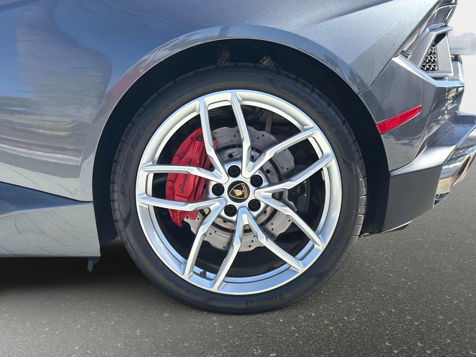 Used 2018 Lamborghini Huracan LP 580-2 RWD image 14