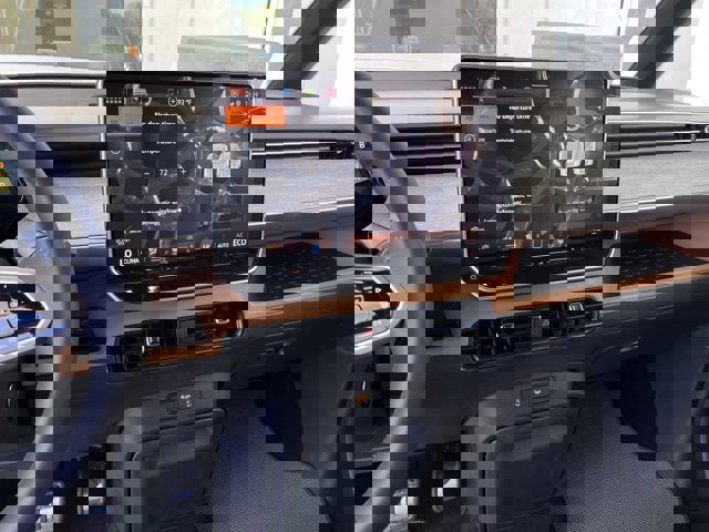 New 2025 Volkswagen ID. Buzz Pro S image 16