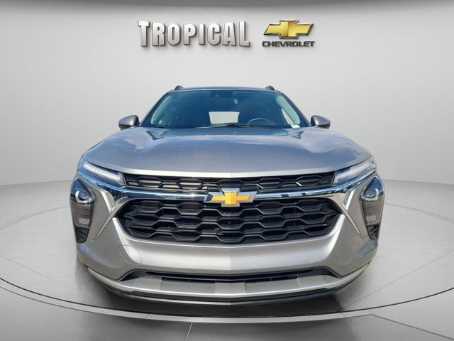 Used 2024 Chevrolet Trax LT w/ Driver Confidence Package FWD image 8