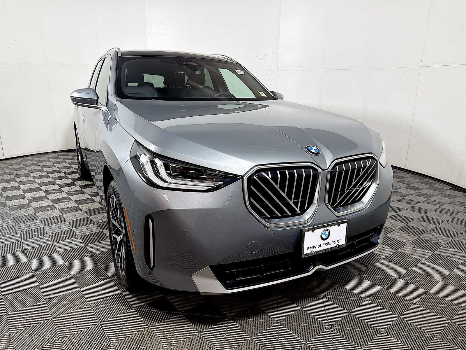 Used 2026 BMW X3 xDrive30i w/ Convenience Package AWD/4WD image 2