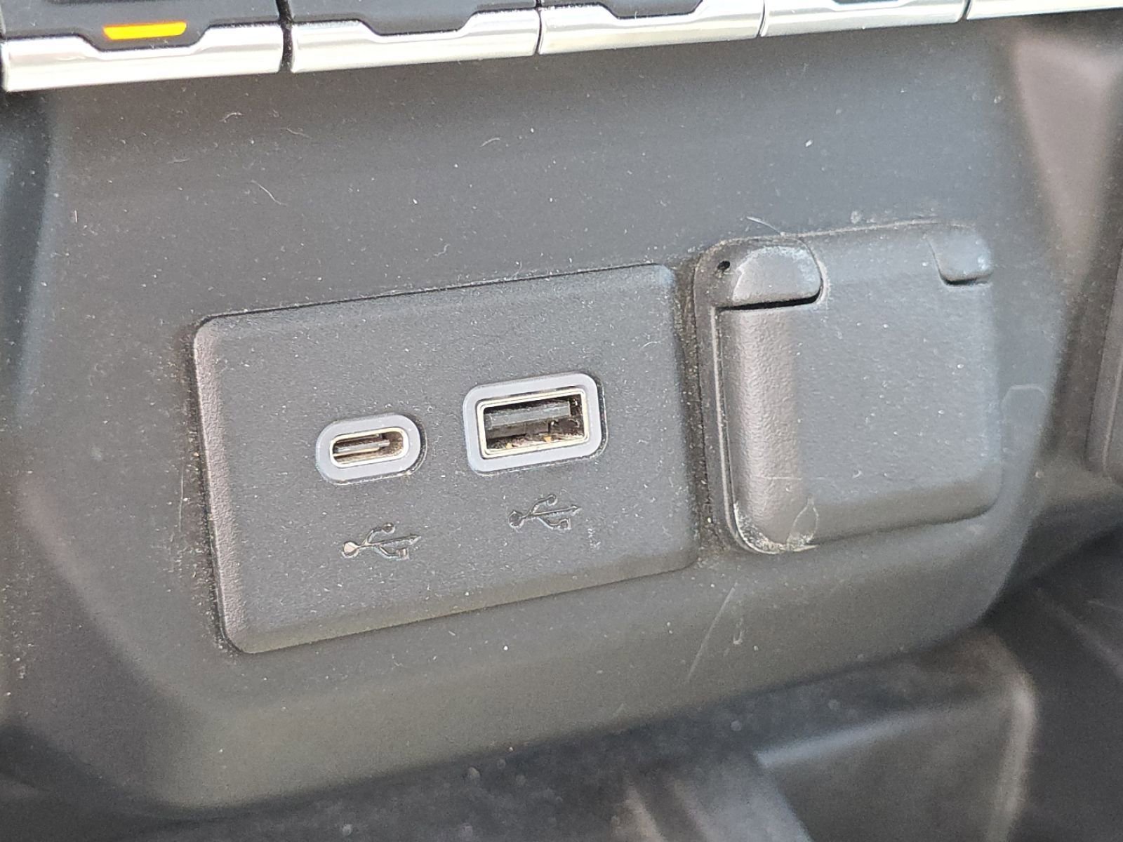 Used 2020 Chevrolet Silverado 2500 LTZ w/ LTZ Plus Package AWD/4WD image 11