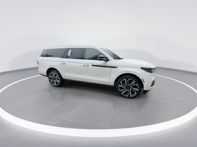 New 2027 Lincoln Navigator L Black Label AWD/4WD image 2