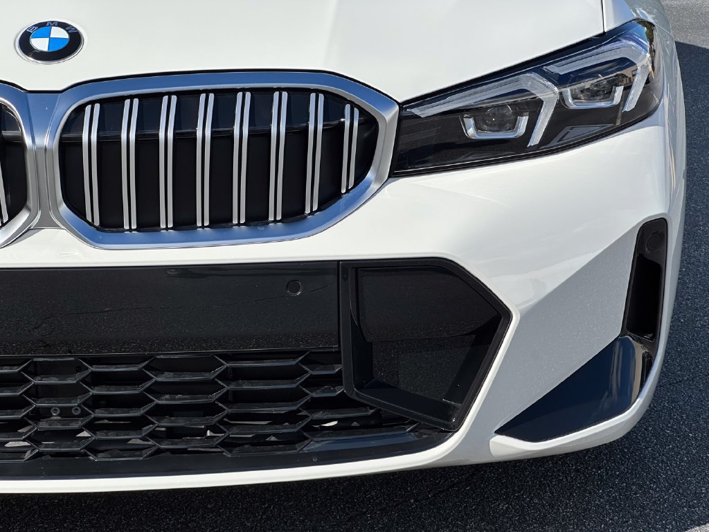 New 2026 BMW 330i Sedan w/ M Sport Package RWD image 9