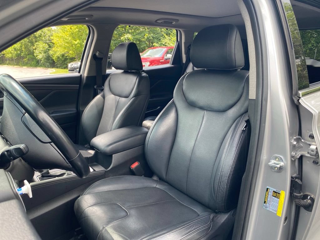 Used 2020 Hyundai Santa Fe SEL w/ Convenience + Premium Package AWD/4WD image 16