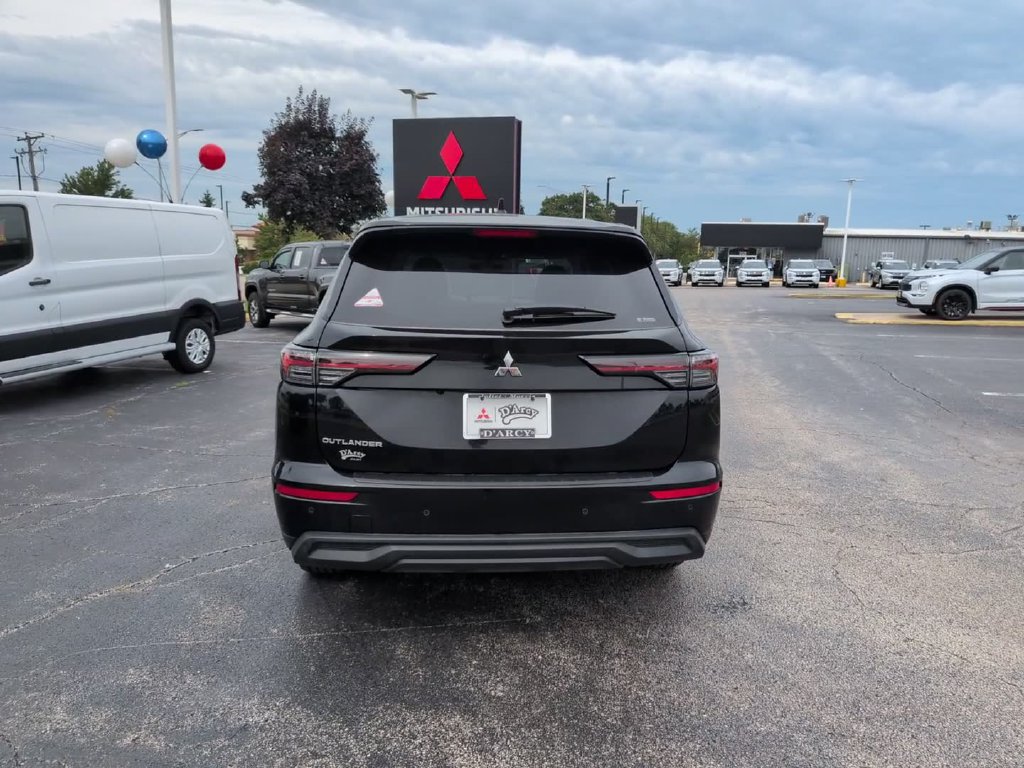 New 2026 Mitsubishi Outlander ES AWD/4WD image 8