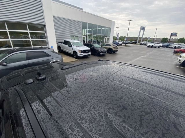 Used 2025 GMC Sierra 2500 AT4 w/ AT4 Premium Plus Package AWD/4WD image 9