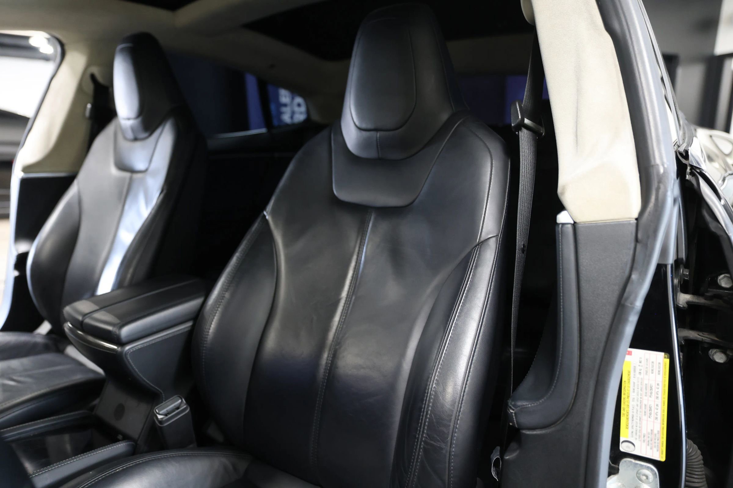 Used 2014 Tesla Model S P85 image 31