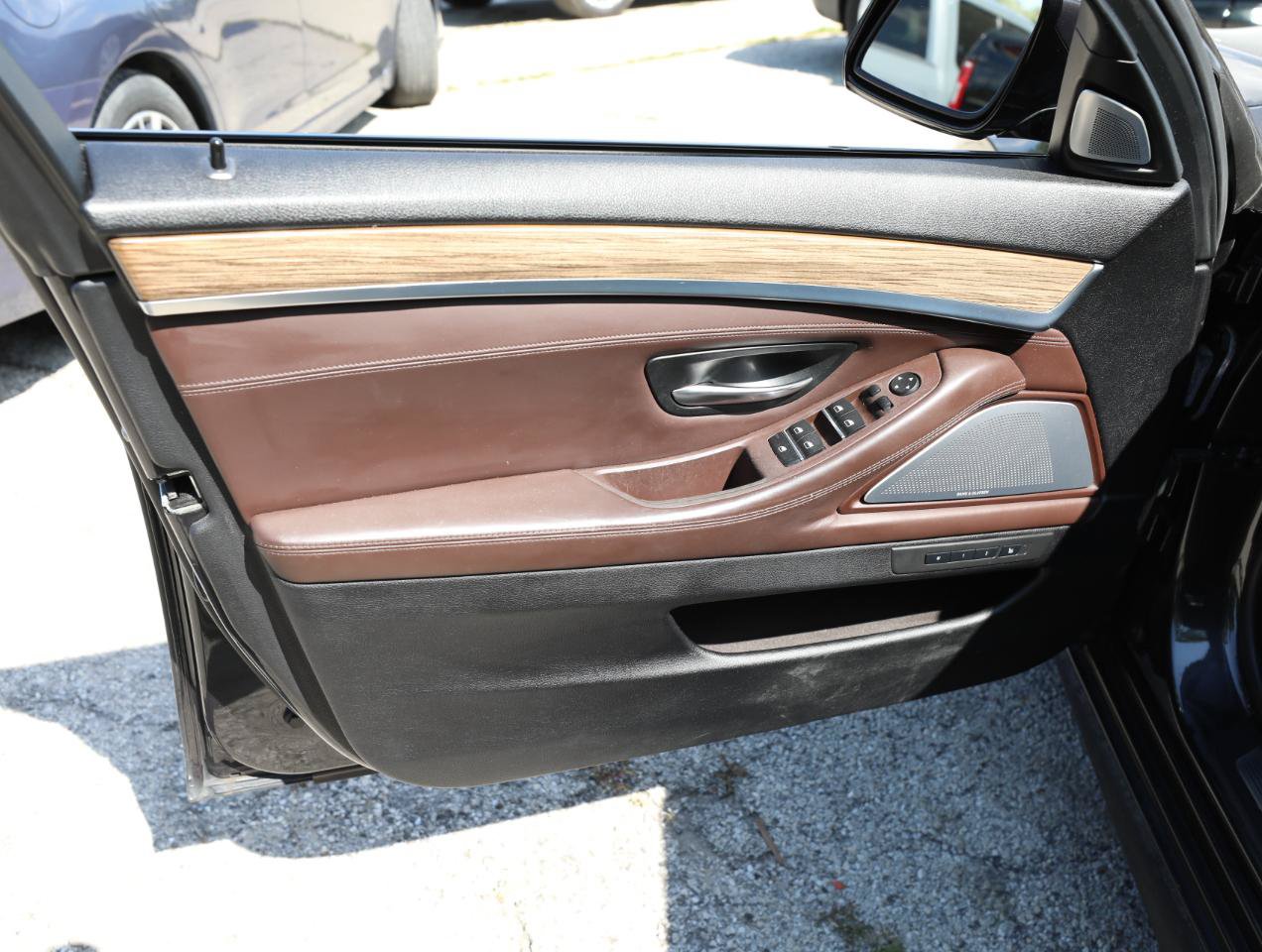 Used 2014 BMW 550i xDrive Sedan AWD/4WD image 14