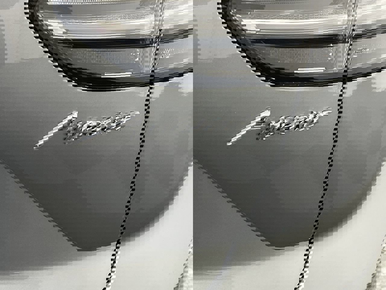 Used 2023 Buick Envision Avenir image 35