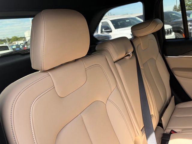 New 2026 Jeep Grand Cherokee Limited AWD/4WD image 35
