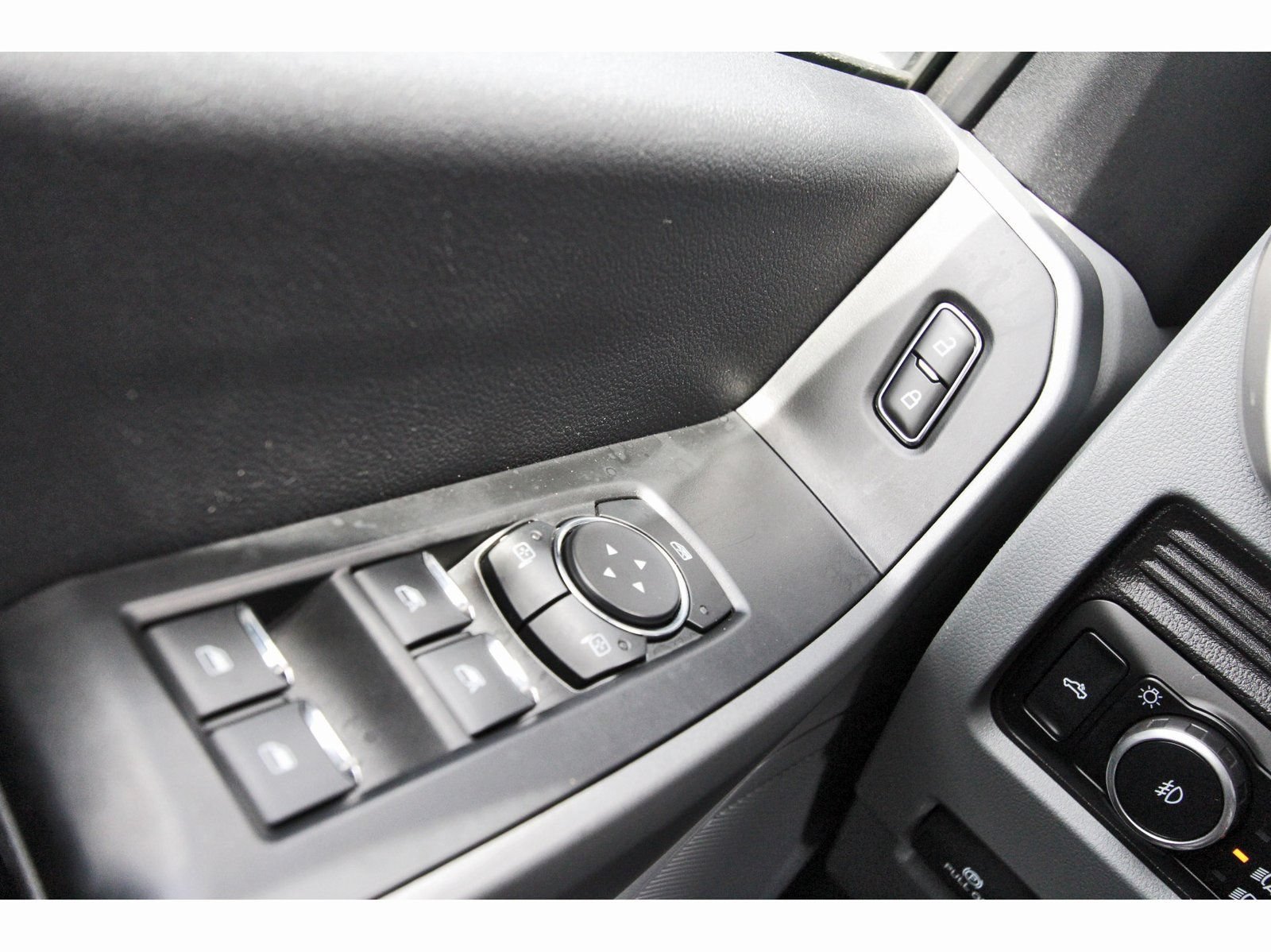 Used 2024 Ford F250 XLT AWD/4WD image 19