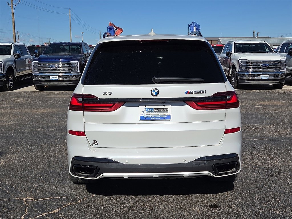 Used 2021 BMW X7 M50i w/ Dynamic Handling Package image 4