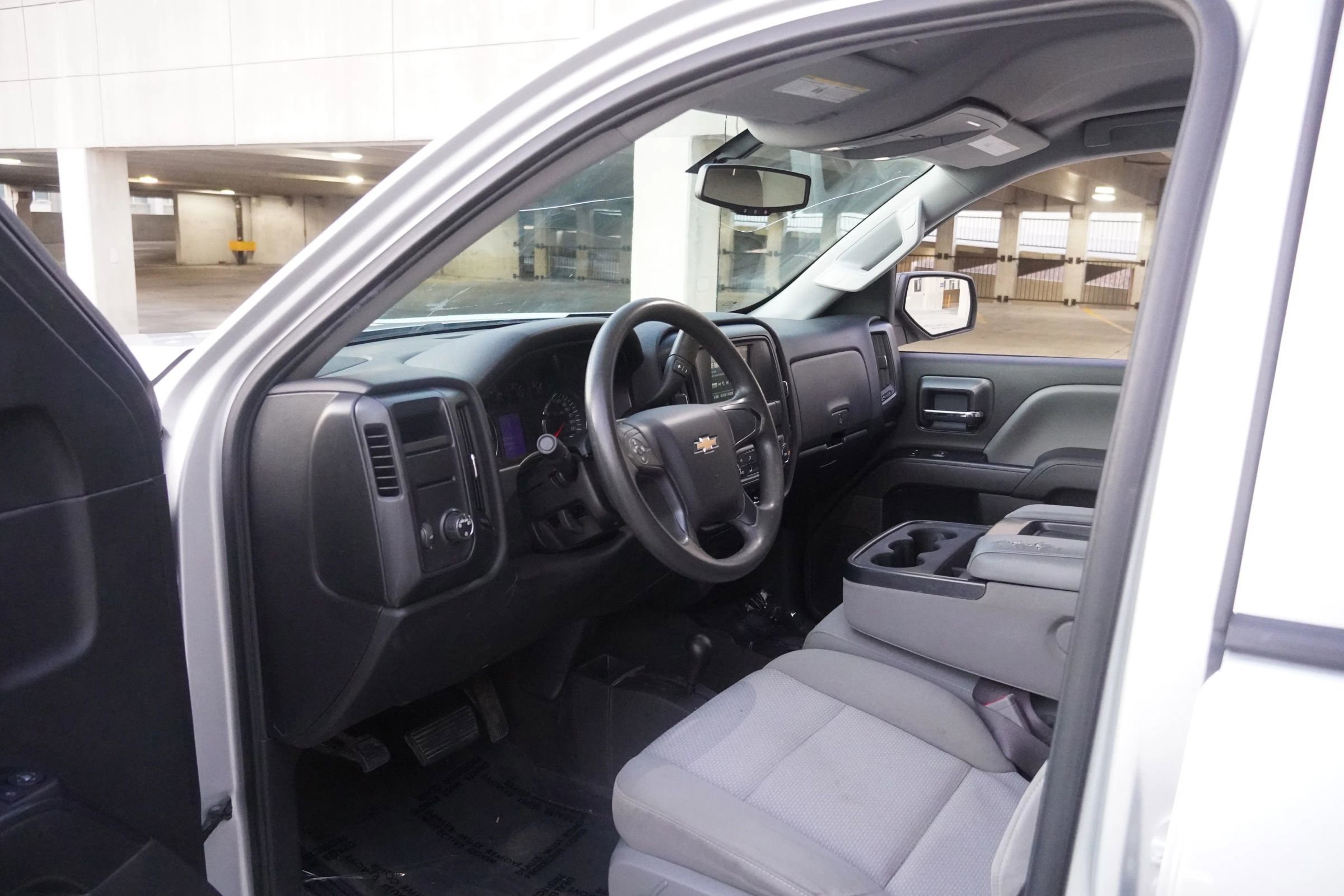 Used 2018 Chevrolet Silverado 1500 Custom w/ Custom Convenience Package AWD/4WD image 9