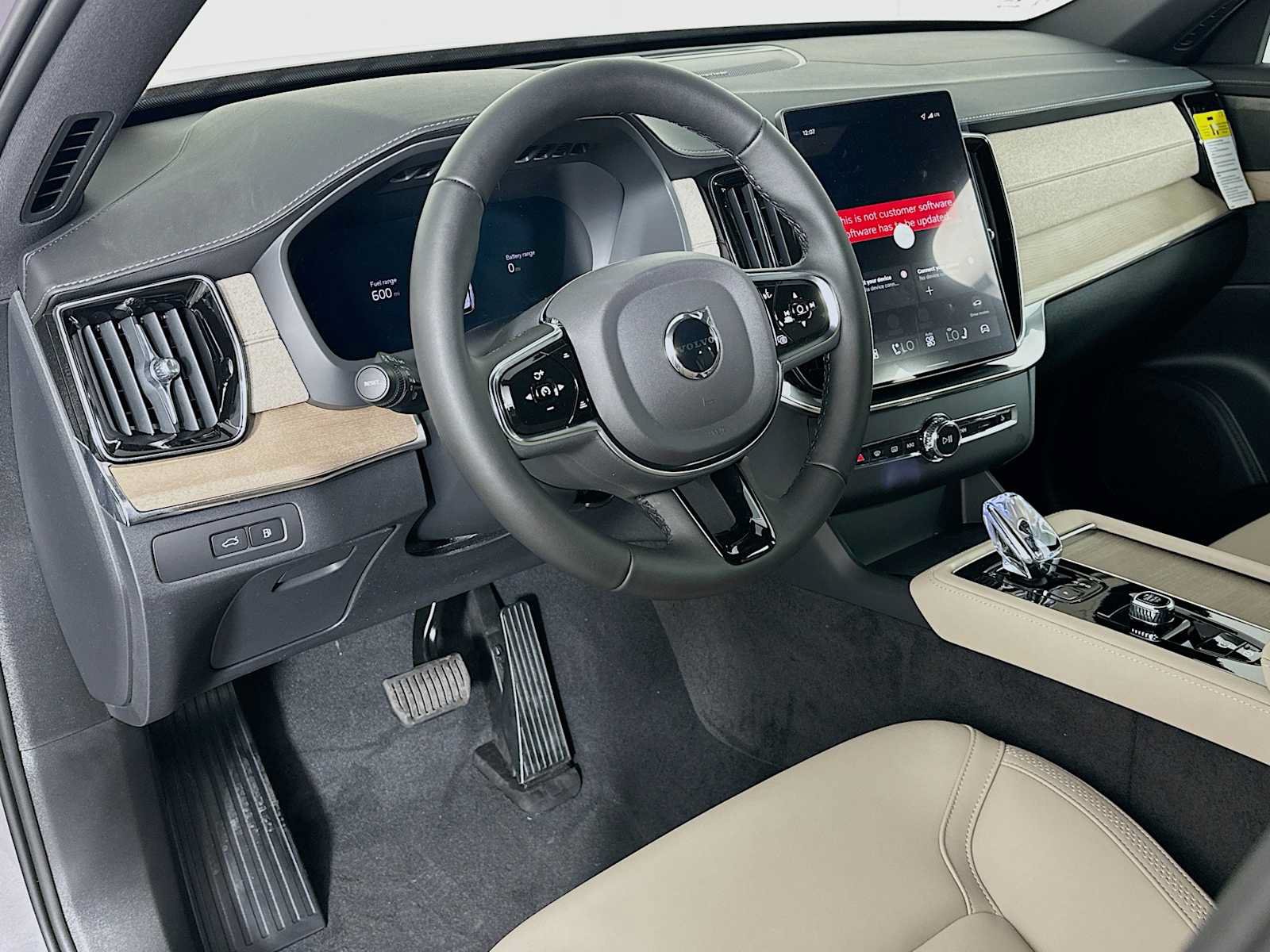 New 2026 Volvo XC90 T8 Plus w/ Protection Package Premier AWD/4WD image 9