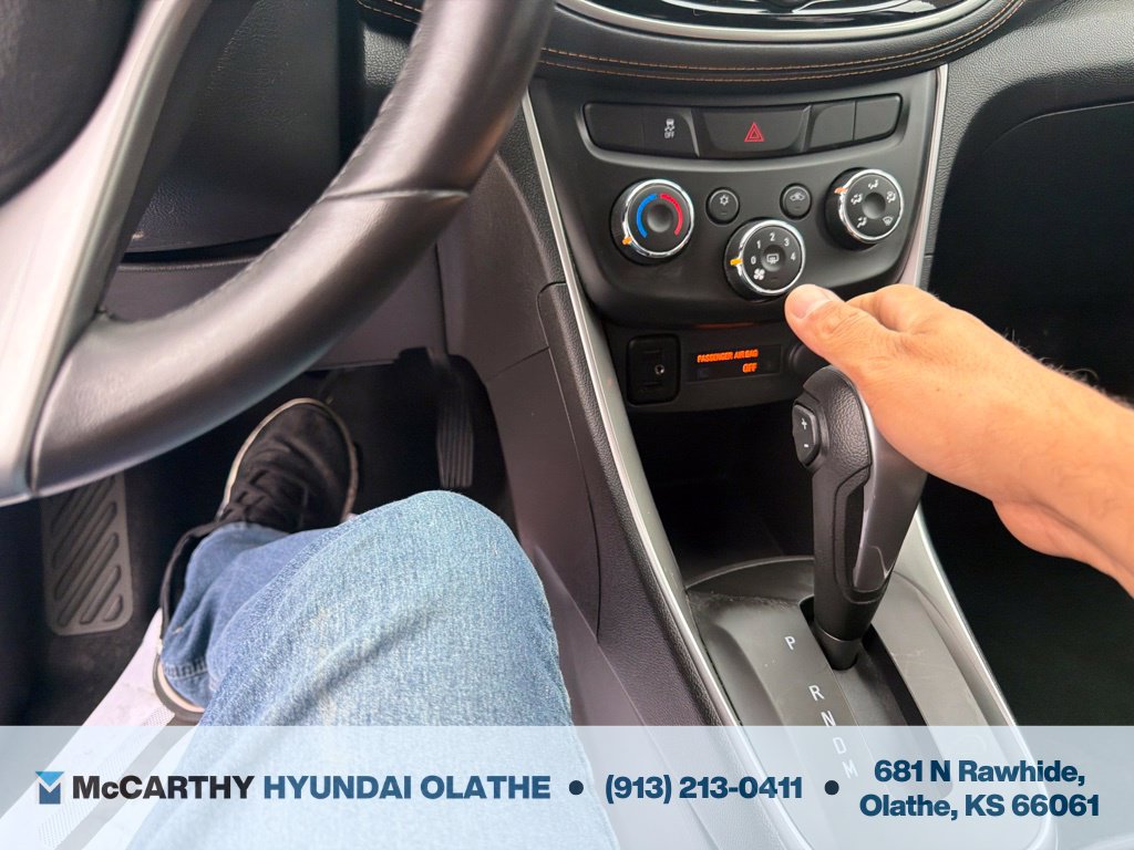 Used 2020 Chevrolet Trax LT w/ LT Convenience Package FWD image 26