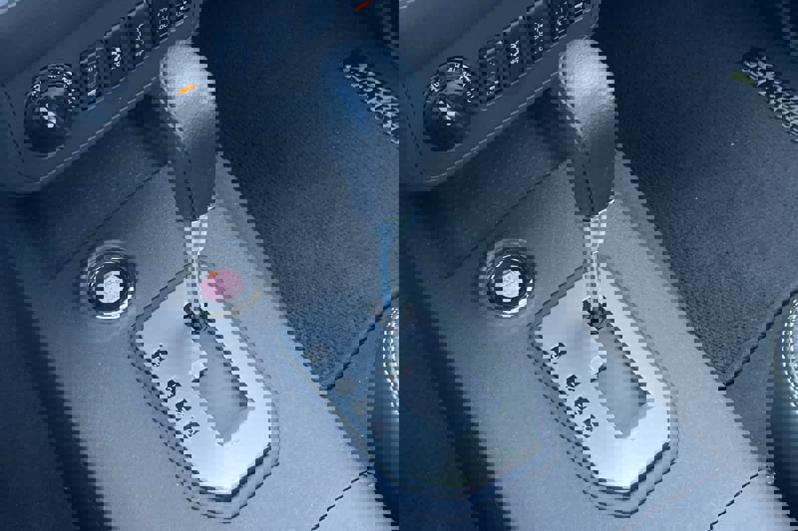 Used 2021 Nissan Frontier PRO-4X w/ Pro-4x Utility Package image 25