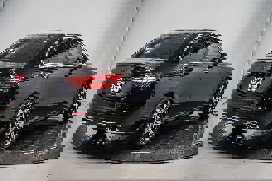 Used 2025 Mercedes-Benz C 300 Sedan image 4