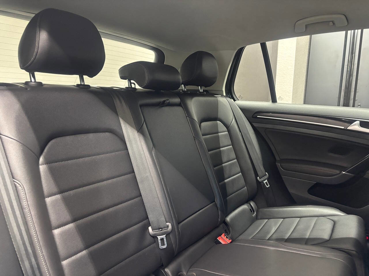 Used 2015 Volkswagen Golf SEL w/ Lighting Package (SEL) FWD image 22
