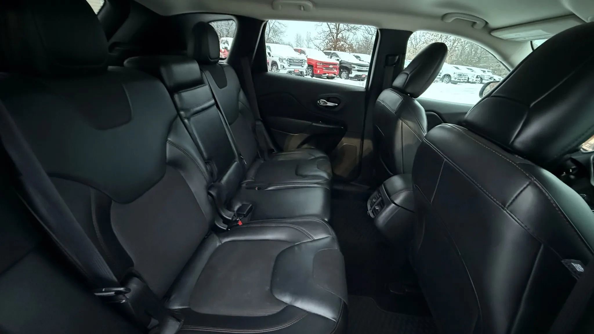 Used 2016 Jeep Cherokee Trailhawk image 28