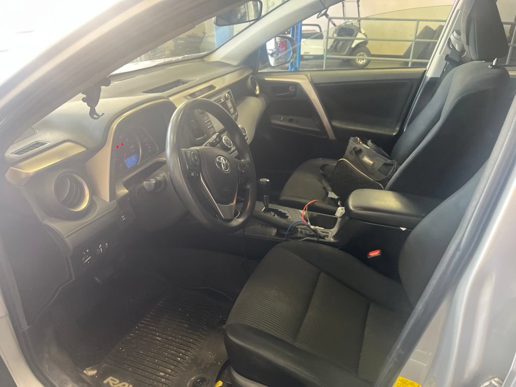 Used 2015 Toyota RAV4 LE AWD/4WD image 4