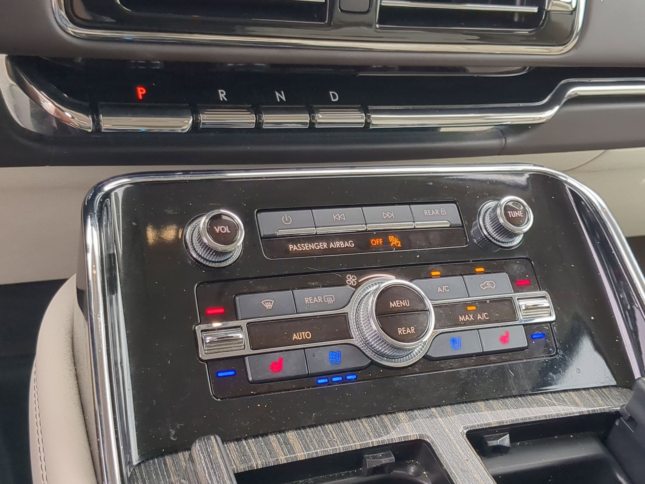 Used 2020 Lincoln Navigator Black Label w/ Cargo Convenience Package image 18