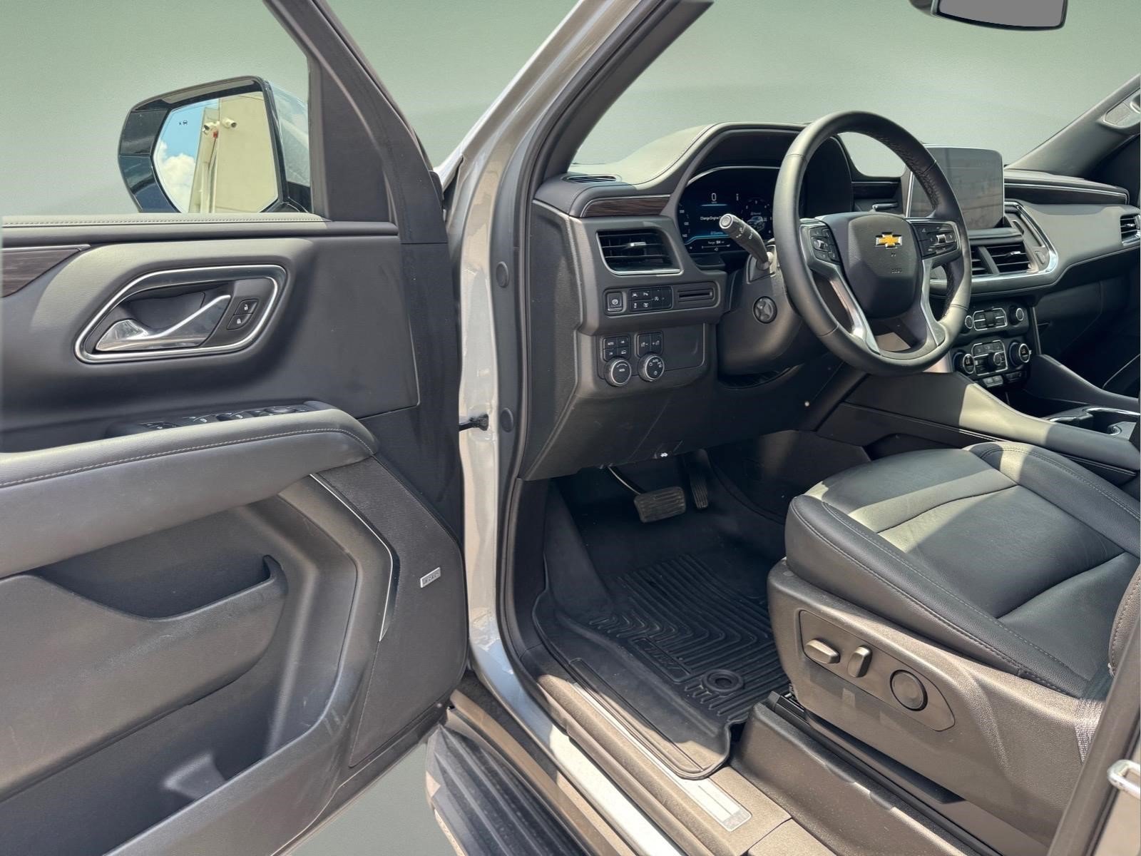 Used 2024 Chevrolet Tahoe LT w/ LT Signature Plus Package AWD/4WD image 19