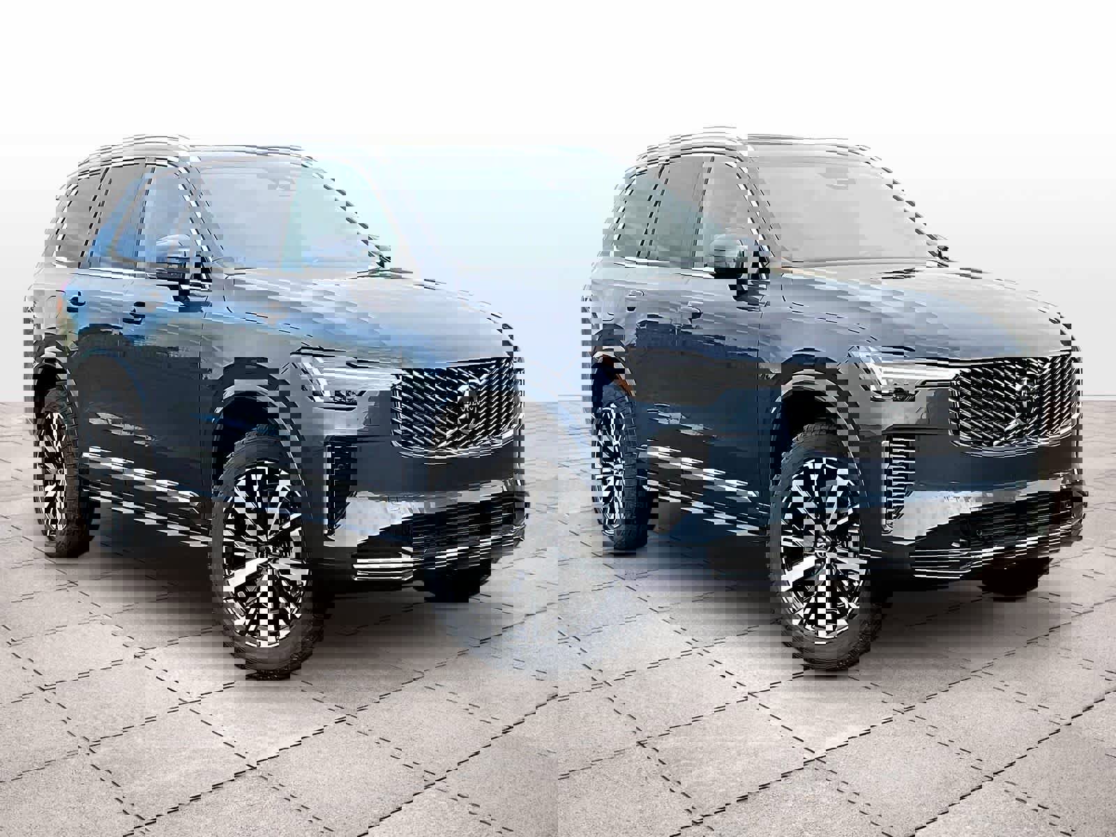 New 2026 Volvo XC90 B5 Core AWD/4WD image 2