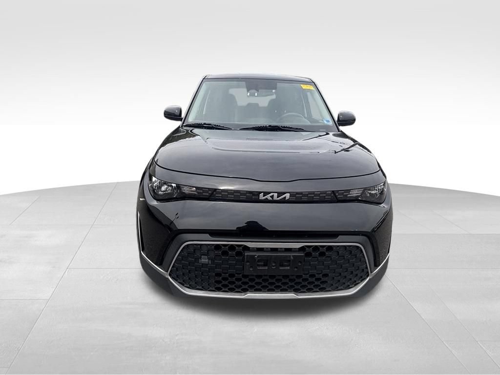 Used 2023 Kia Soul S FWD image 2